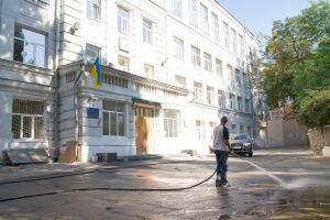 Здание «Консула» на Липках треснуло из-за строительства отеля