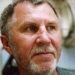 И мэров сажают. Только как-то неуверенно