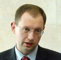 Яценюк предрекает банкротство банков
