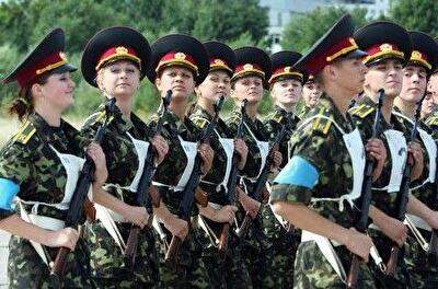 Кризис погнал женщин в армию