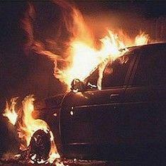 Не прояснили ситуацию и в Ощадбанке — там тоже ничего не известно, кроме одного: по постановлению Кабмина, последний день выдачи компенсаций — 25 декабря. Увы, у экономистов прогнозы пессимистические: они говорят, что этих денег вкладчики могут и не дождаться (хотя, напомним, в бюджете-2009 заложено на выплаты всего 250 млн грн. против 6,4 млрд грн., розданных премьером в 2008 году).