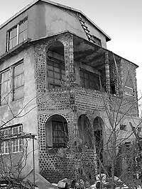 Чудо-дом: бутылочные стены