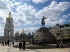 Катки «прописались» на Софийской площади 