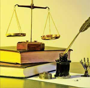 Как найти личного адвоката или нотариуса