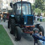 По музыке – грузовиками