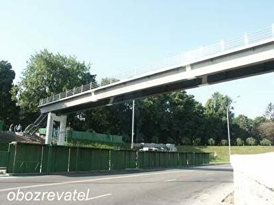 Киев объявил тендер на проект укрепления Днепровского склона возле Пешеходного моста