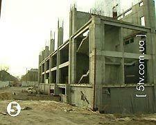 Дарницький вокзал не знають як будувати, тому й припинили роботи