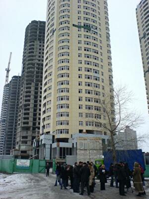 Достройка жилого комплекса "Днепровские башни" переносится на III квартал 2007 г. из-за проблем с финансированием