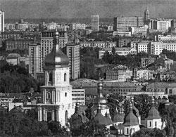 Если в Киеве решили восстановить несколько соборов, это не значит, что уже завтра под снос пойдут жилые дома, а через год на их месте появятся храмы.