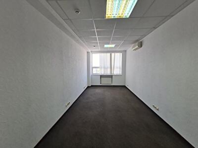 Киев, Степана Бандеры просп., 6