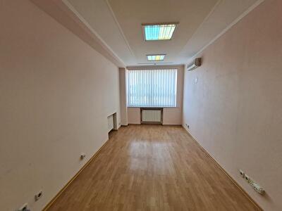 Киев, Степана Бандеры просп., 6