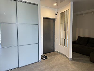 Днепр, Титова ул., 17