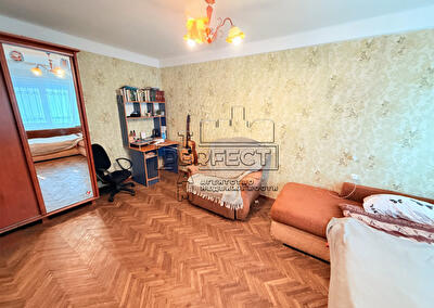 Киев, Юности ул., 4