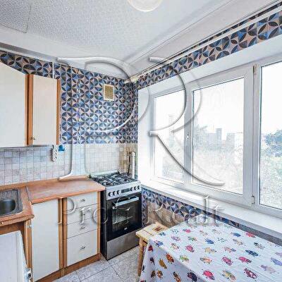 Киев, Перова бул., 16Г