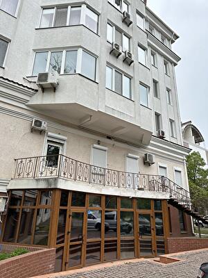 Малая Морская ул., 9