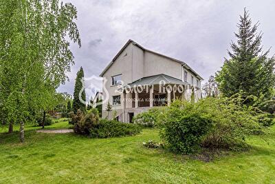 Києво-Святошинський район, с. Петрушки, Польова, 26