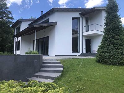 Обуховский район, с. Старые Безрадичи, Центральна