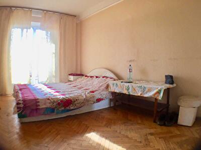 Київ, Березняківська вул., 12