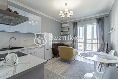 Київ, Ревуцького вул., 54б