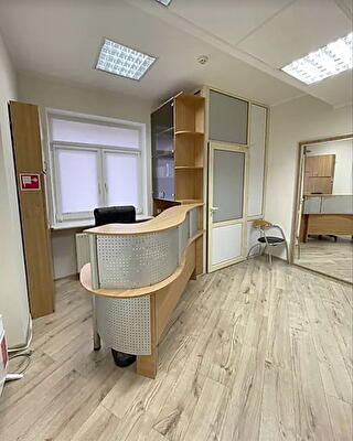 Київ, Євгена Коновальця вул., 36Б