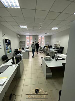 Дніпро, Дмитрія Яворницького просп., 25