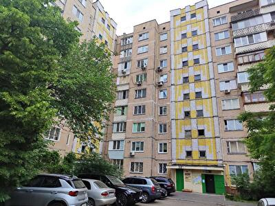 Киев, Сержа Лифаря ул., 5