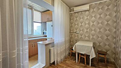 Киев, Владимира Маяковского просп., 32Г