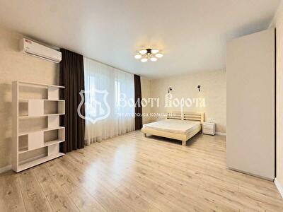 Київ, Запорожця вул., 26А