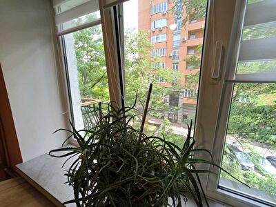Київ, Золотоустівська вул., 51/7