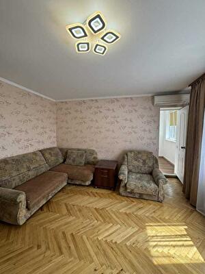 Київ, Предславинська вул., 51