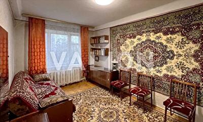 Київ, Львівська вул., 51