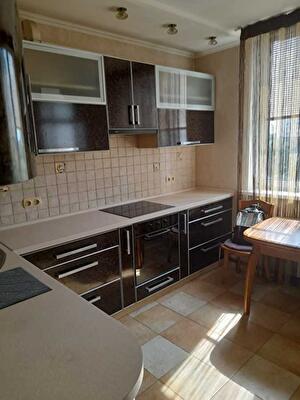 Киев, Бориса Гмыри ул., 4