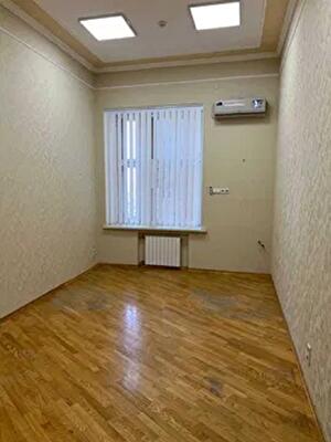 Киев, Петра Сагайдачного ул., 12