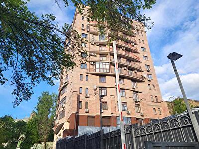 Київ, Тургенєвська, 28а-30а
