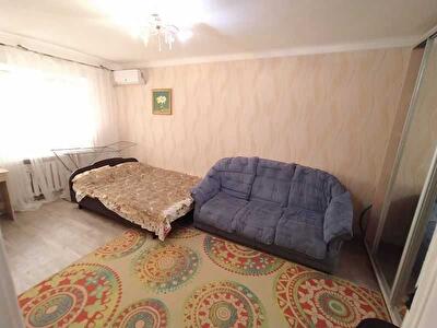 Київ, Володимира Сальського вул., 3