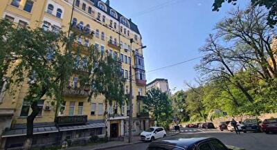 Круглоуніверситетська вул., 14
