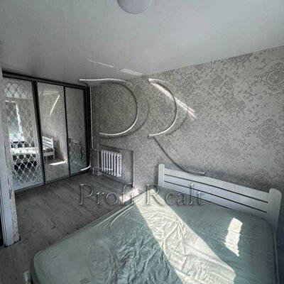 Київ, Березняківська вул., 16Б