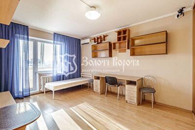 Київ, Оболонський просп., 34