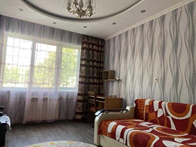 Київ, Григоровича-Барського вул., 7