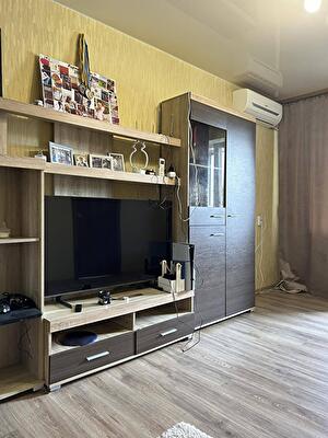 Дніпро, Петра Калнишевського вул., 52