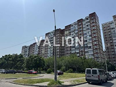 Київ, Володимира Маяковського просп., 69