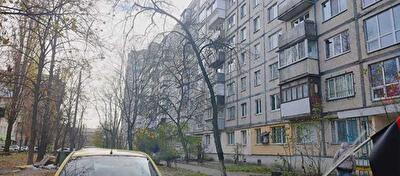 Київ, Зодчих вул., 30