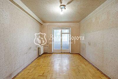 Київ, Ореста Субтельного вул., Левицького, 8