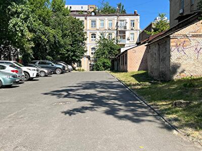 Владимира Антоновича ул., 57