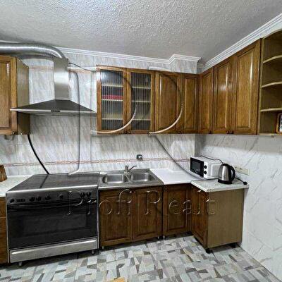 Київ, Тростянецька вул., 3