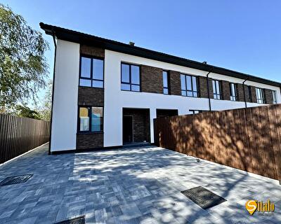 Київ, 182-я Садовая вул.