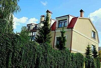 Київ, Рубежівська вул., 74
