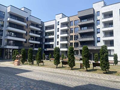 Київ, Квітки Цісик вул., 32