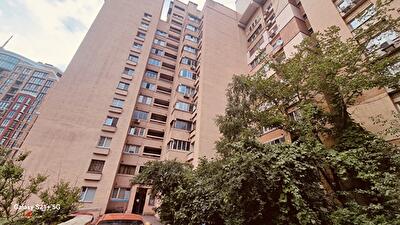 Київ, Володимира Антоновича вул., 100