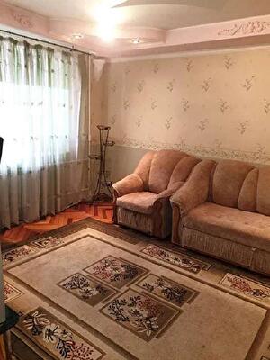 Київ, Ентузіастів вул., 5/1